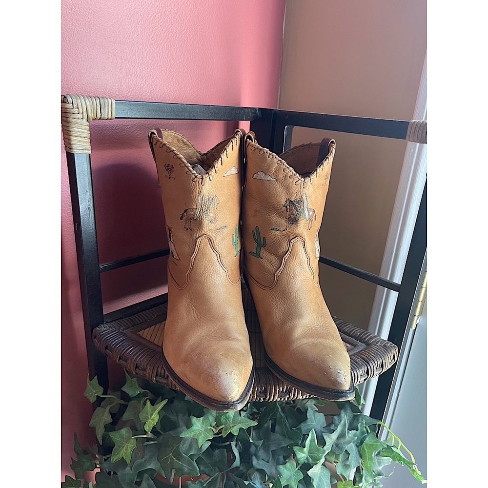 VINTAGE ZODIAC FRONTIER hand painted boots